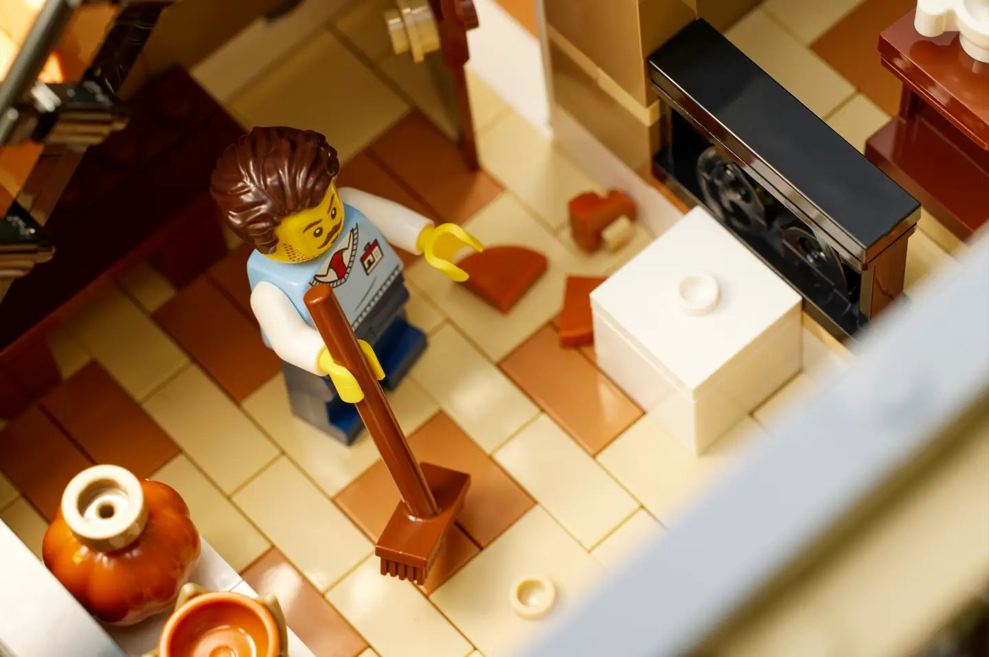 LEGO® | Icons: Natural History Museum (10326)