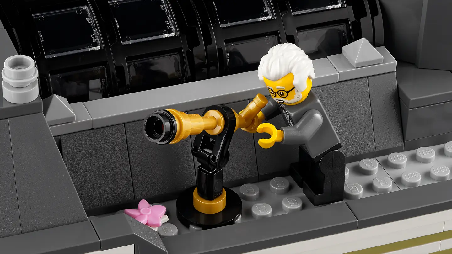 LEGO® | Icons: Natural History Museum (10326)