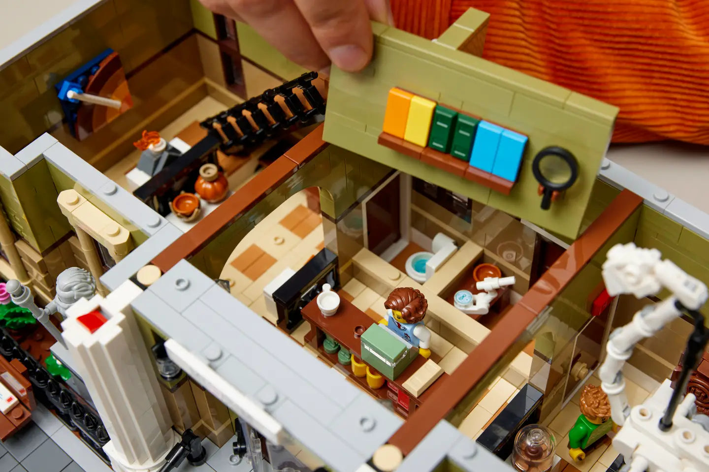 LEGO® | Icons: Natural History Museum (10326)