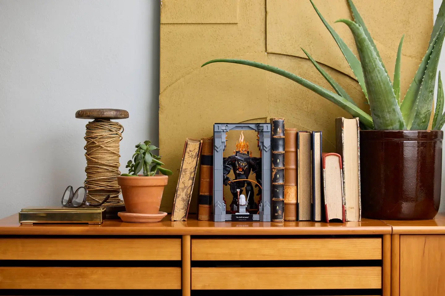LEGO® | Icons: The Lord of the Rings: Balrog™ Book Nook (10367)