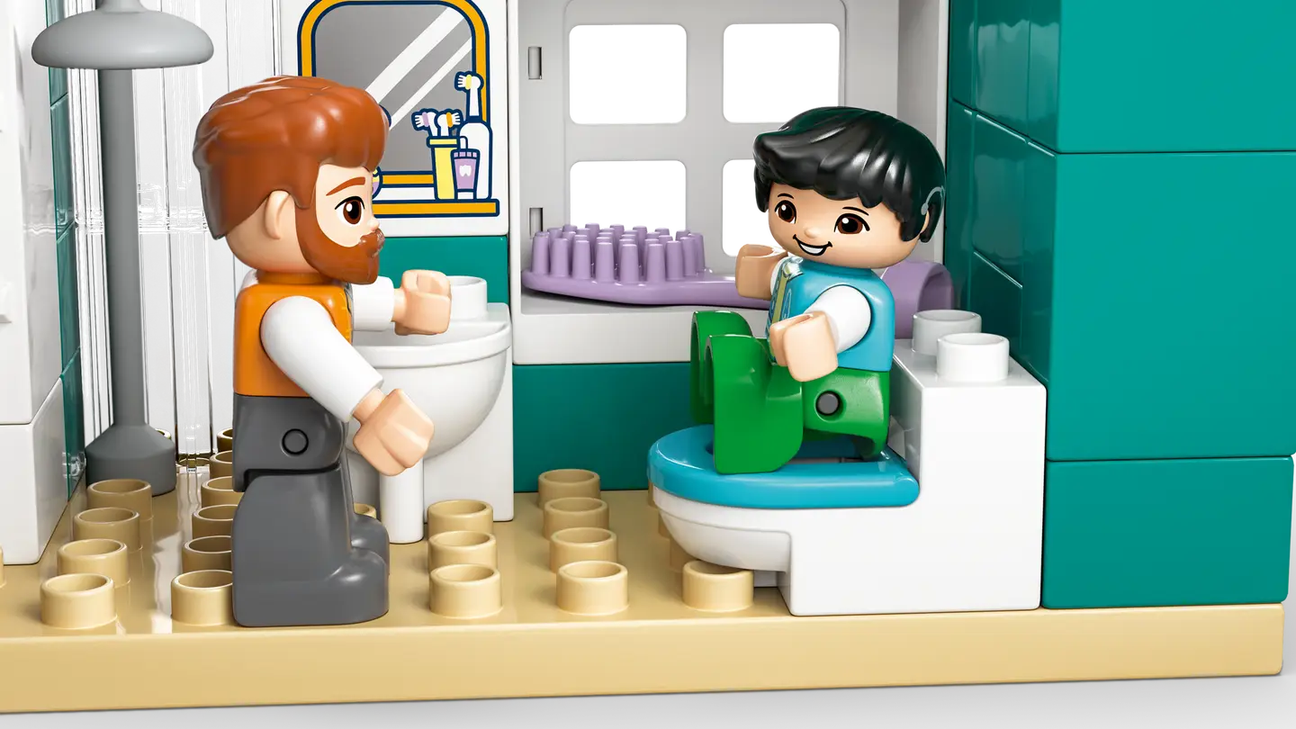 LEGO® | DUPLO: 3 in 1 Modern Family House with Figures (10470)