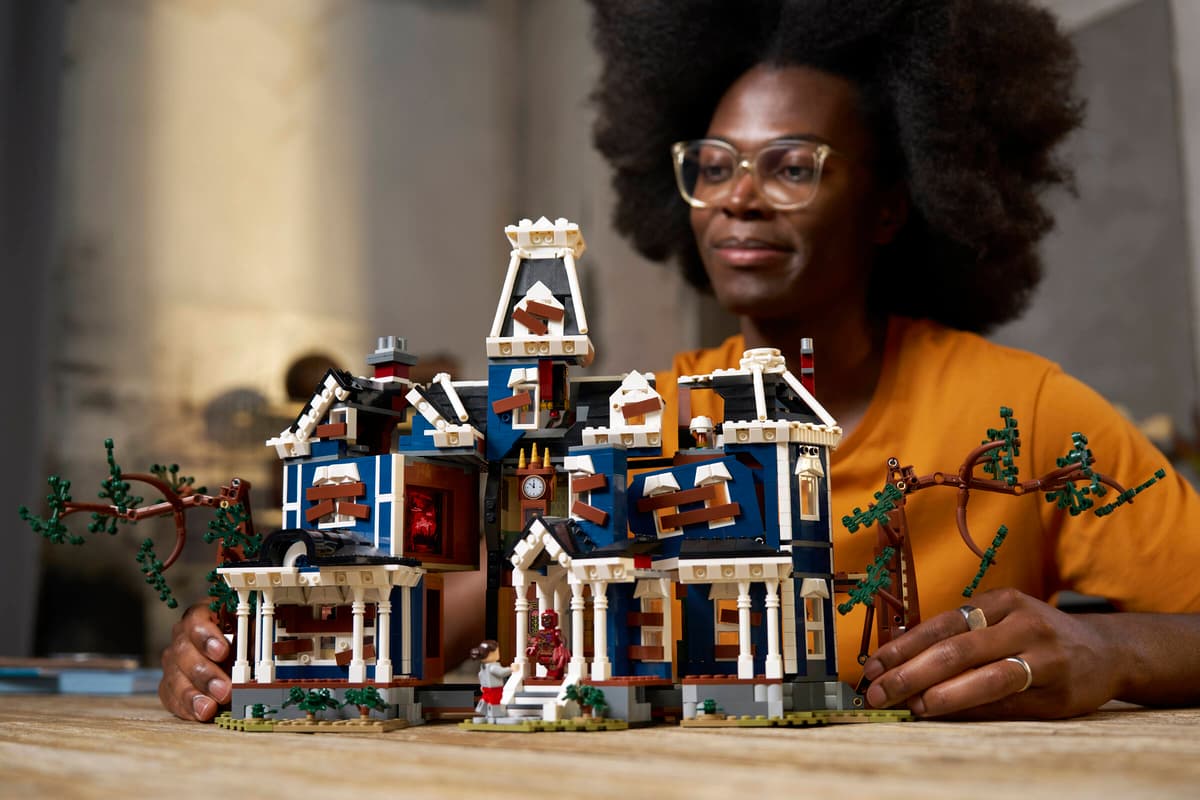 LEGO® | Icons: Stranger Things: The Creel House (11370)