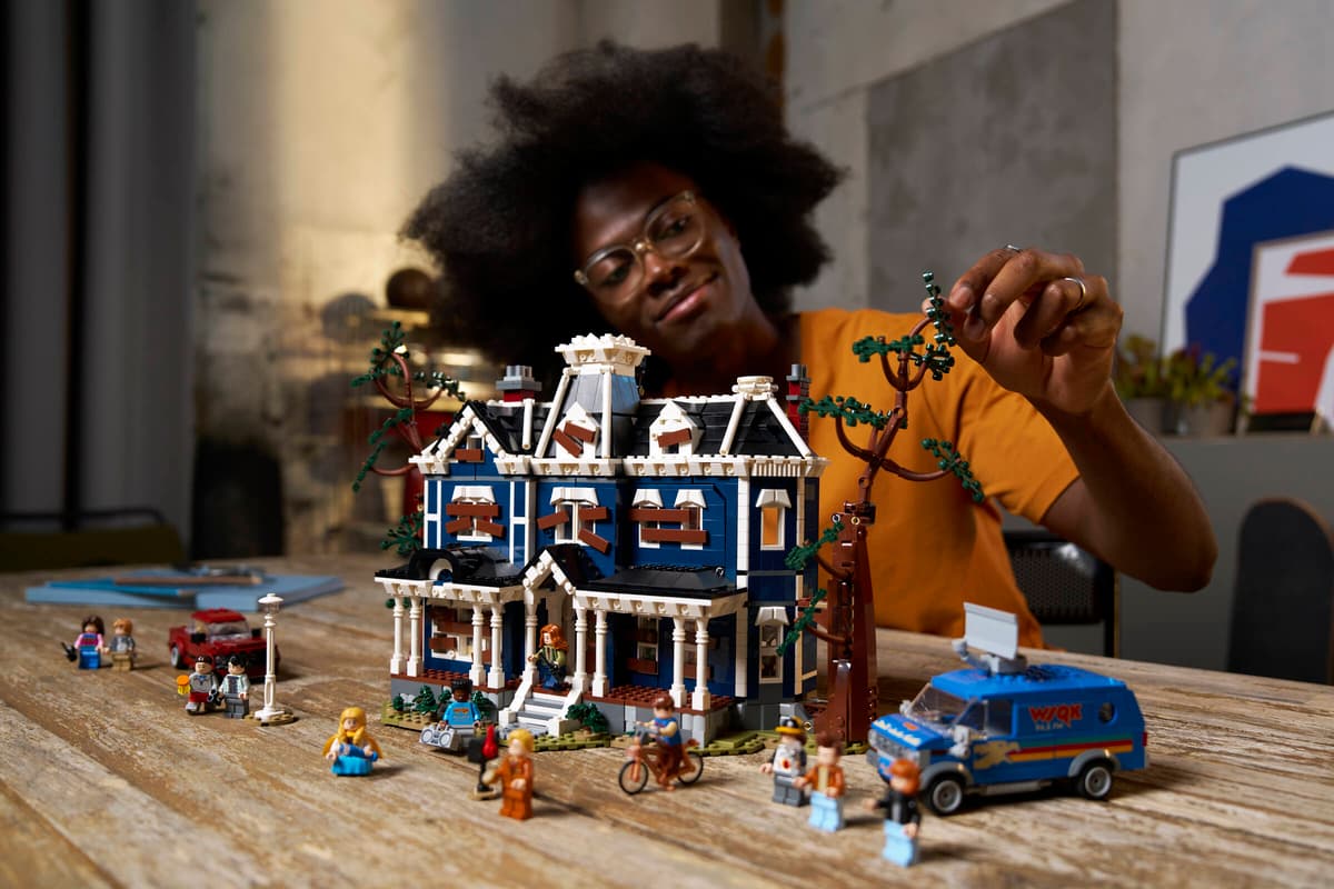 LEGO® | Icons: Stranger Things: The Creel House (11370)