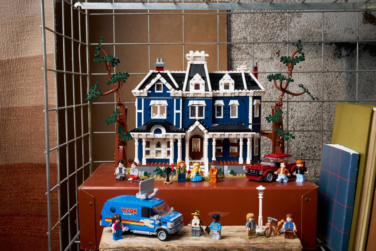 LEGO® | Icons: Stranger Things: The Creel House (11370)