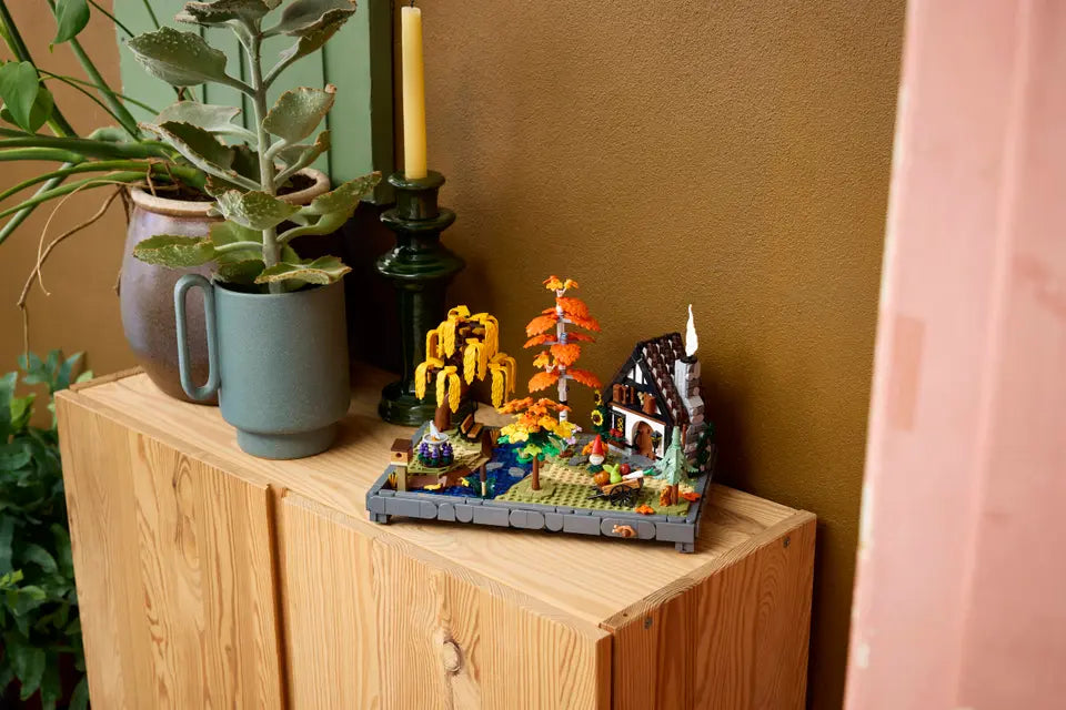 LEGO® | Icons: Autumn Cottage Garden (11372)