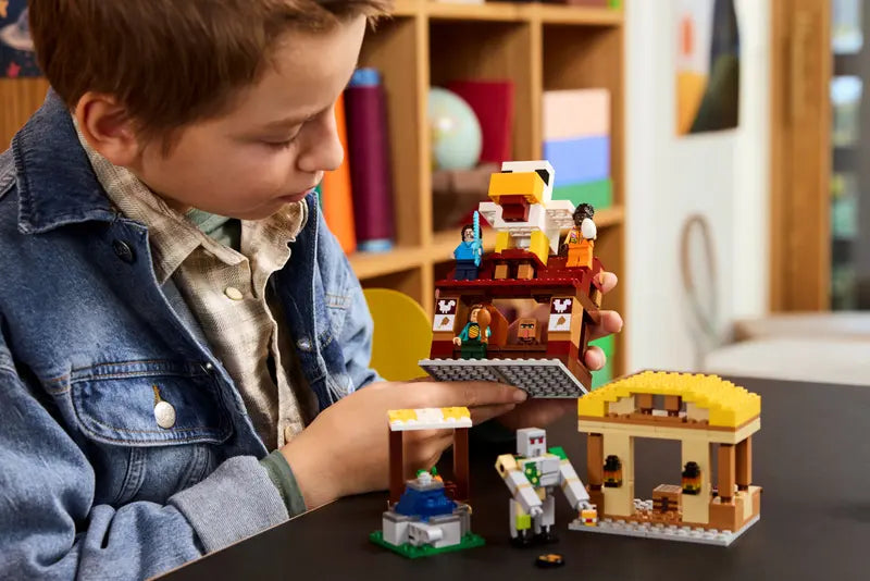 LEGO® | Minecraft: The Ghast Balloon Village Attack (21273)