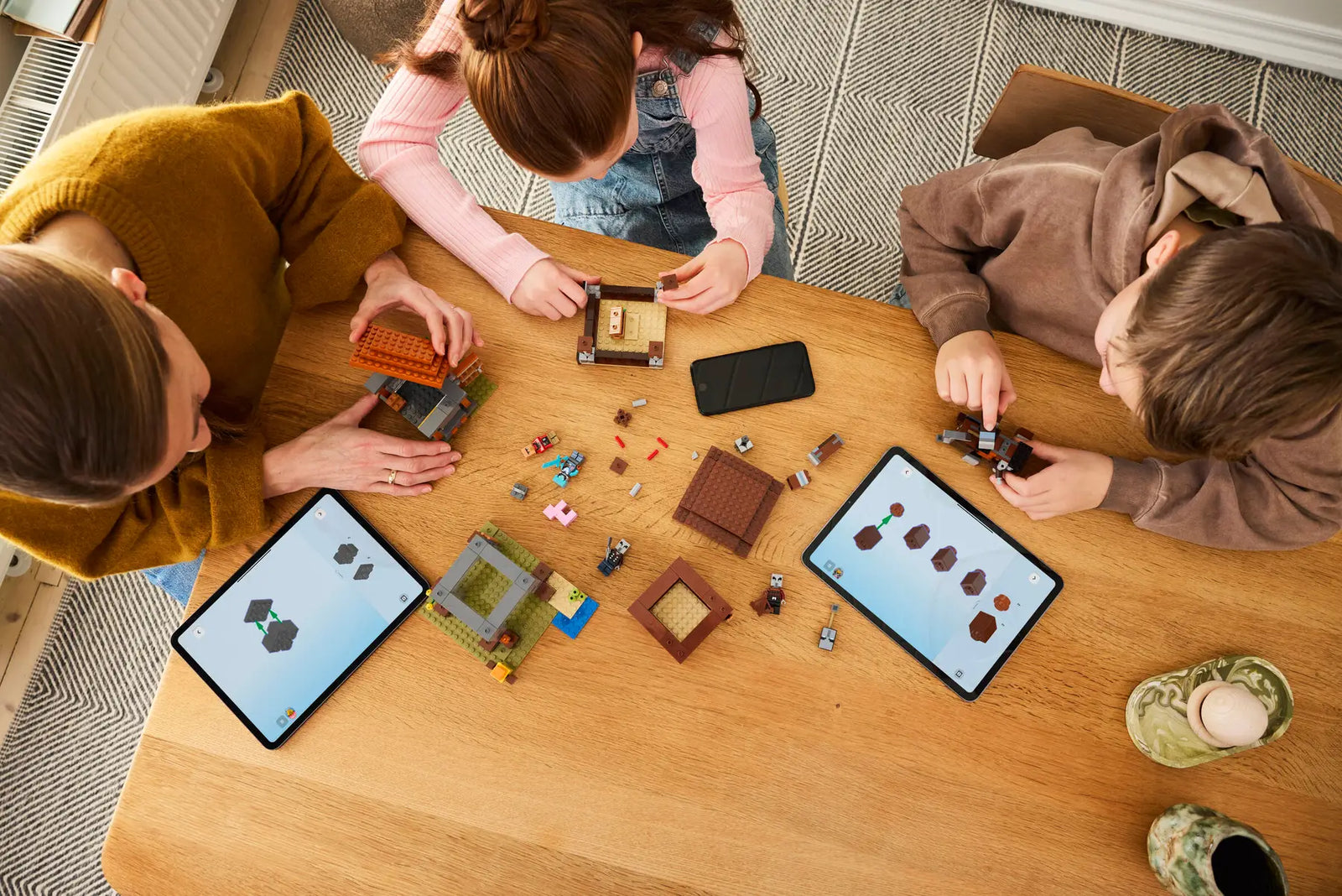 LEGO® | Minecraft: The Pillager Outpost and Ravager (21278)