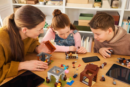 LEGO® | Minecraft: The Pillager Outpost and Ravager (21278)