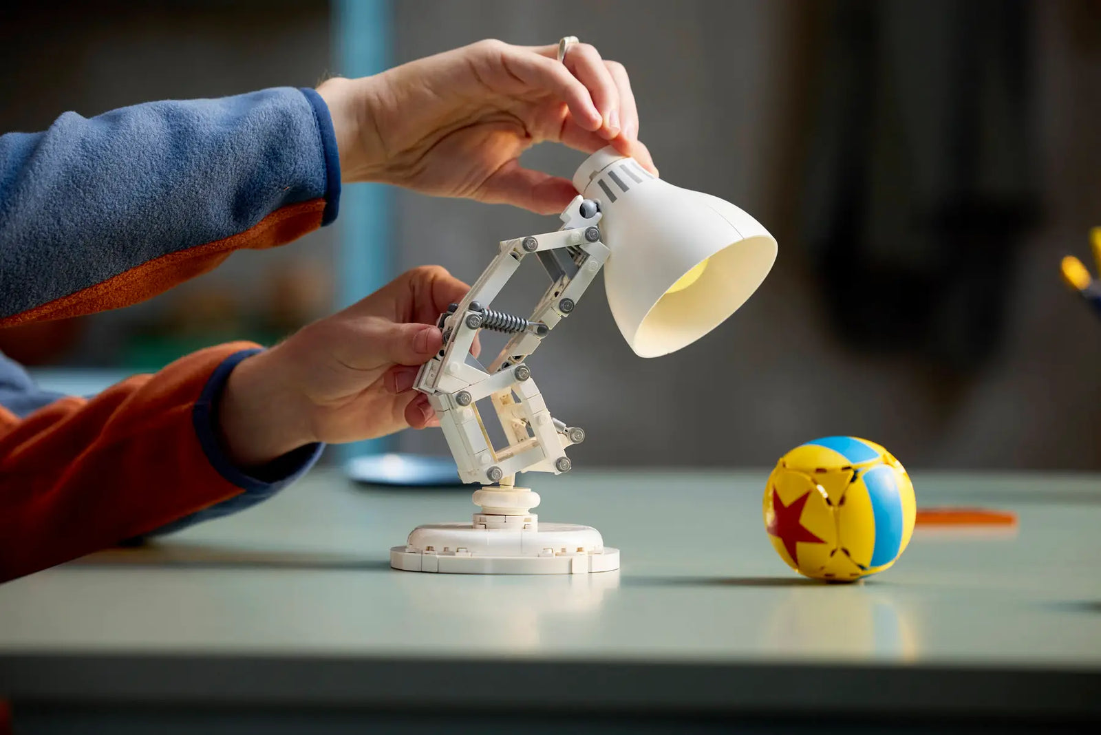 LEGO® | Ideas | Disney Pixar: Luxo Jr. (21357)