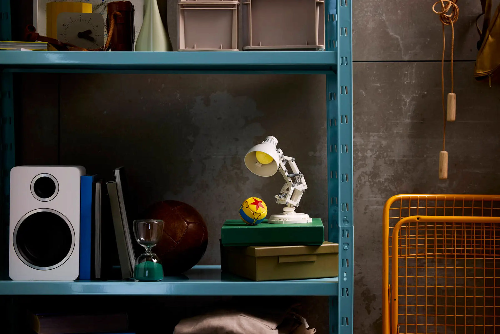 LEGO® | Ideas | Disney Pixar: Luxo Jr. (21357)