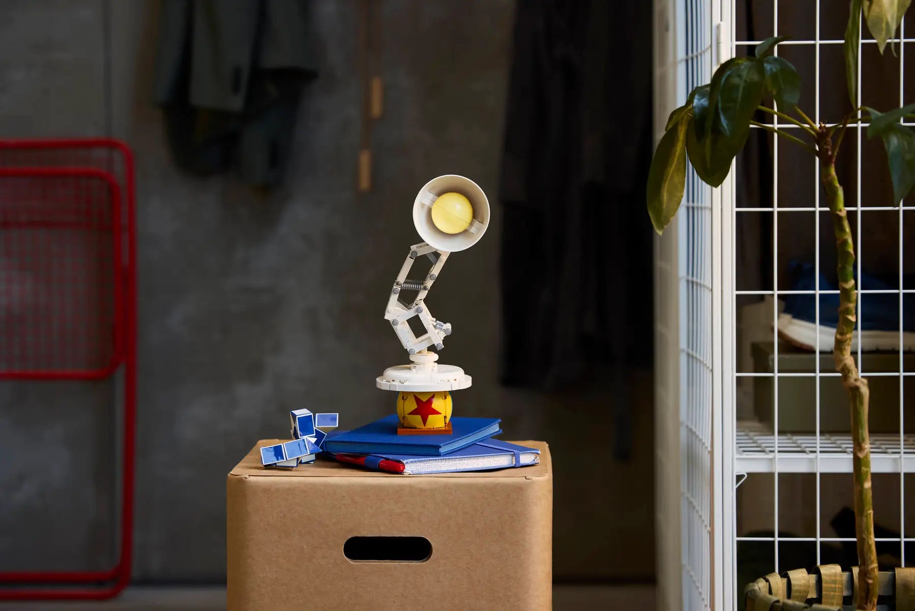 LEGO® | Ideas | Disney Pixar: Luxo Jr. (21357)