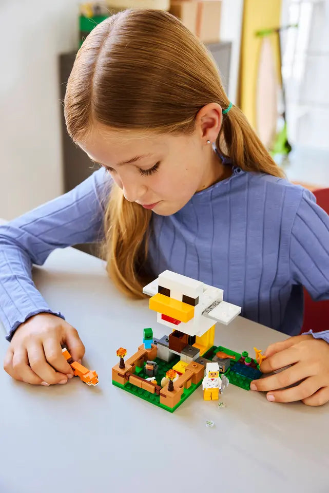 LEGO® | Minecraft: Chicken Farm (21585)