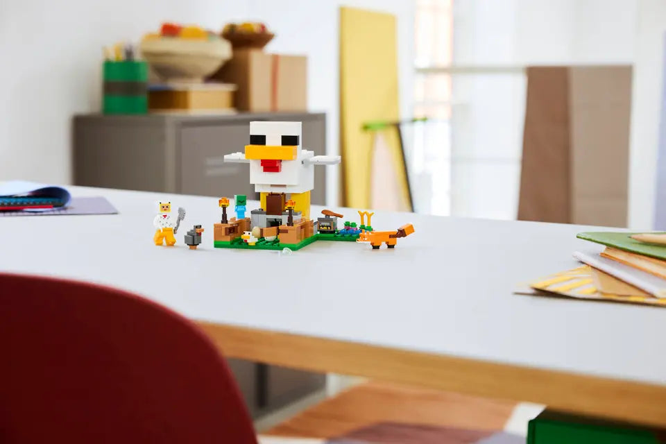 LEGO® | Minecraft: Chicken Farm (21585)