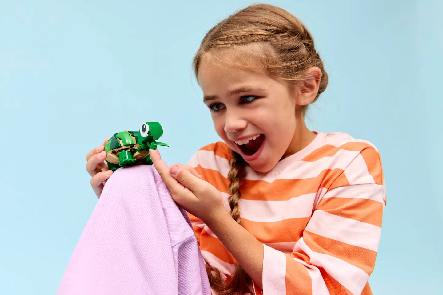 LEGO® | Creator: Turtle with a Water Lily Flower (31377)