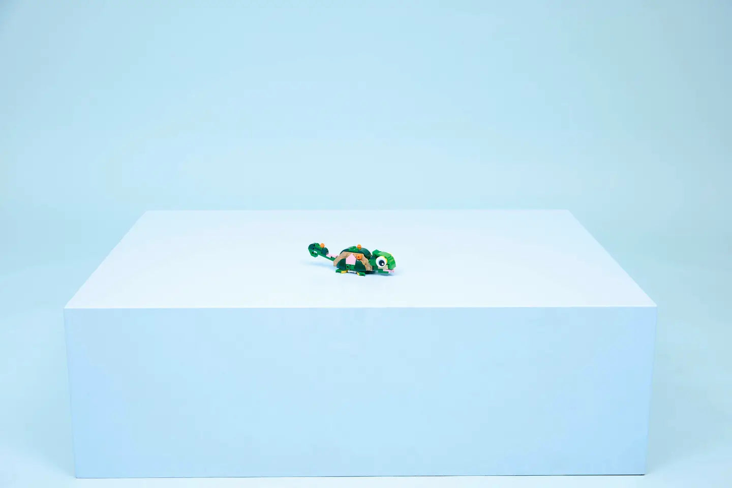 LEGO® | Creator: Turtle with a Water Lily Flower (31377)