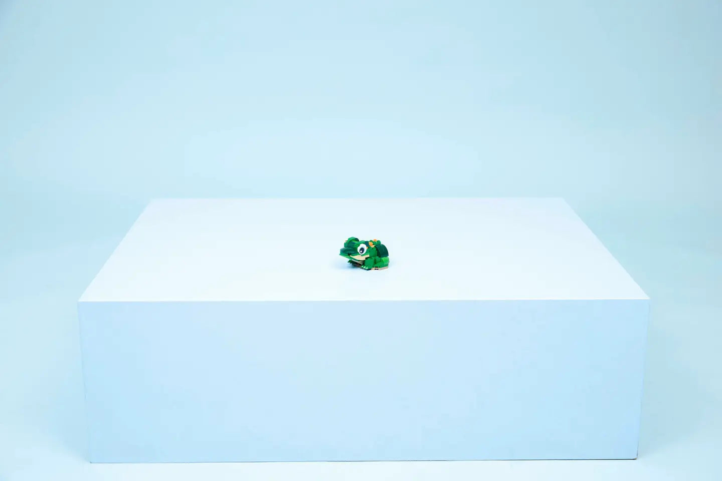 LEGO® | Creator: Turtle with a Water Lily Flower (31377)