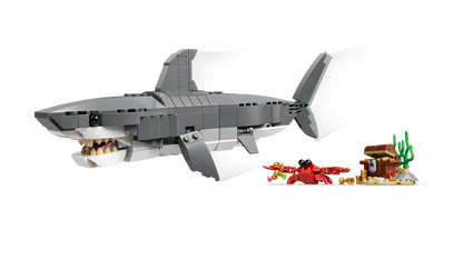 LEGO® | Creator: Fierce Shark with a Treasure Chest (31381)