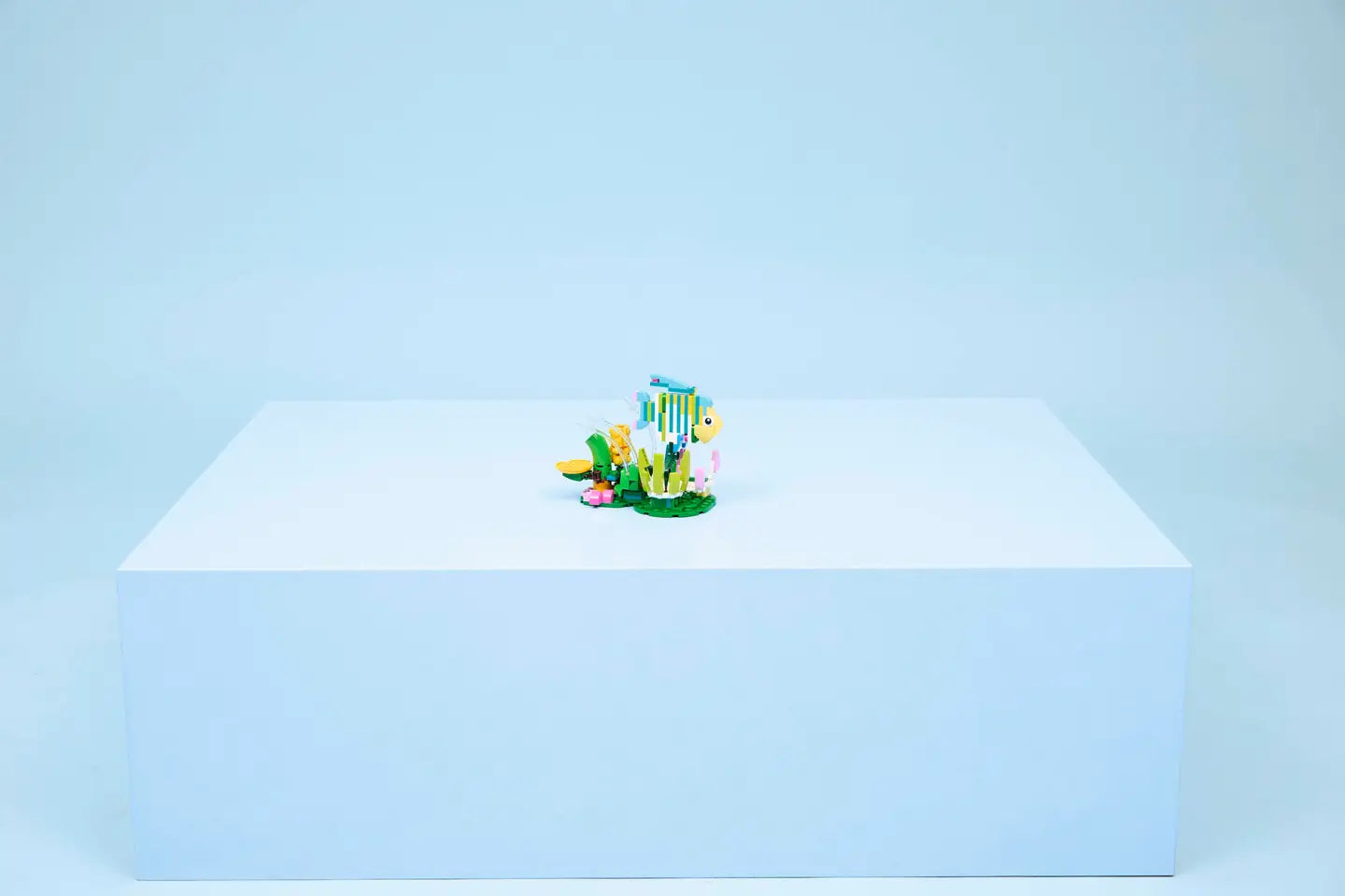 LEGO® | Creator: Wild Animals – Colorful Hummingbird (31384)