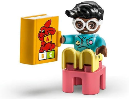 LEGO® | DUPLO: Life At The Day Nursery Care Center (10992)