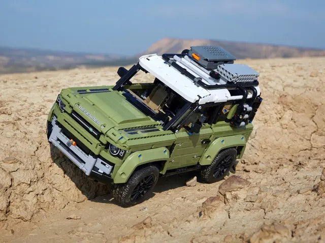 LEGO® | Technic: Land Rover Defender Off Road (42110)