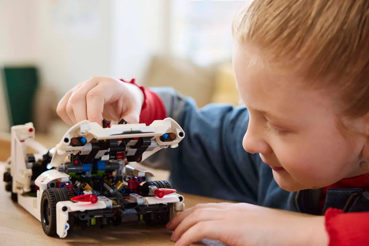 LEGO® | Technic: Koenigsegg Jesko Absolut White Hypercar (42184)