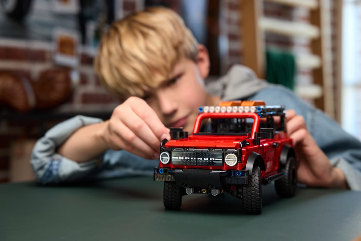 LEGO® | Technic: Ford Bronco® SUV (42213)