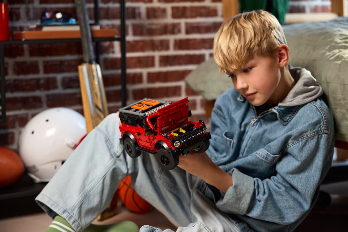 LEGO® | Technic: Ford Bronco® SUV (42213)