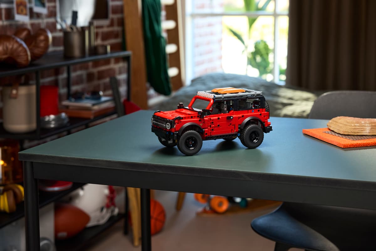 LEGO® | Technic: Ford Bronco® SUV (42213)