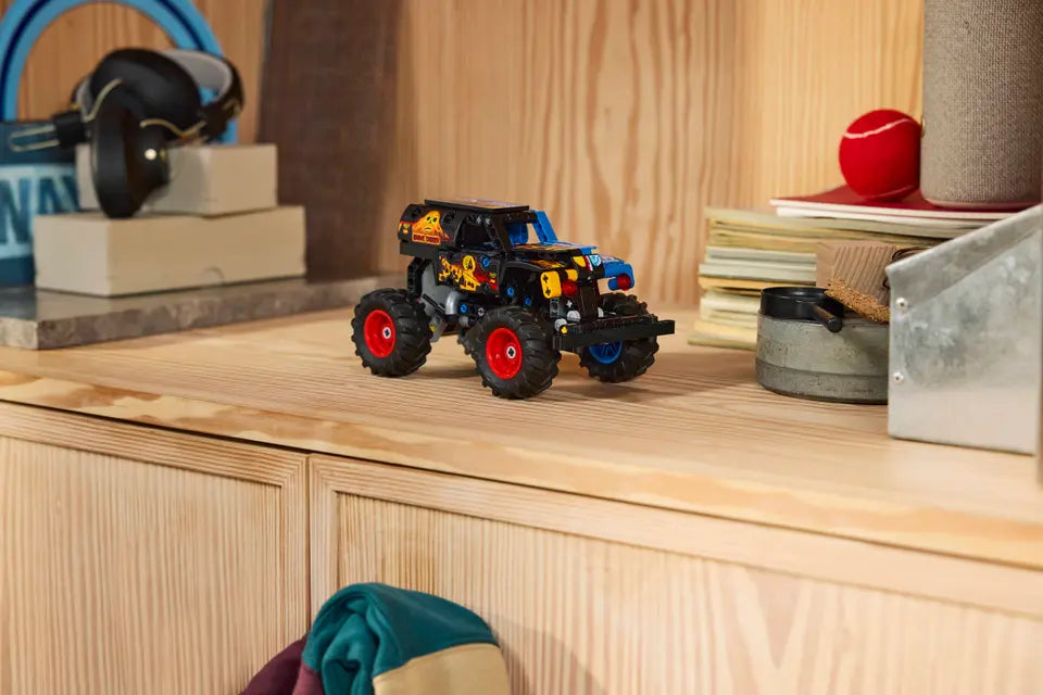 LEGO® | Technic: Monster Jam Grave Digger – Fire and Ice (42219)