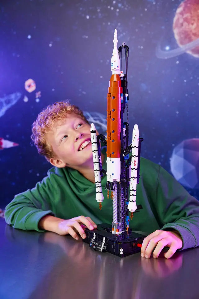LEGO® | Technic: NASA Artemis Space Launch System Rocket (42221)
