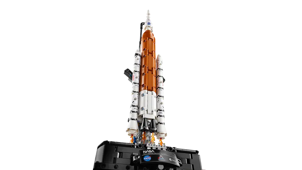 LEGO® | Technic: NASA Artemis Space Launch System Rocket (42221)