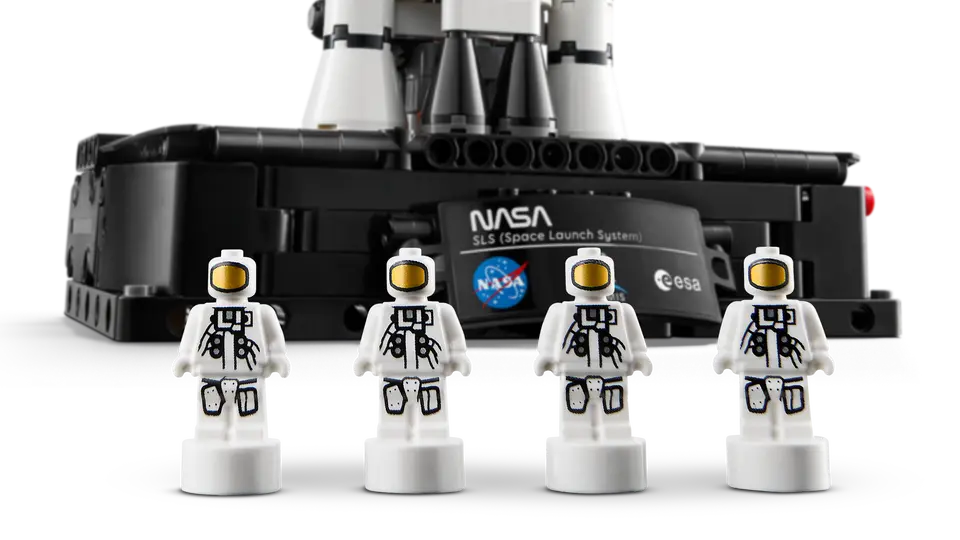 LEGO® | Technic: NASA Artemis Space Launch System Rocket (42221)