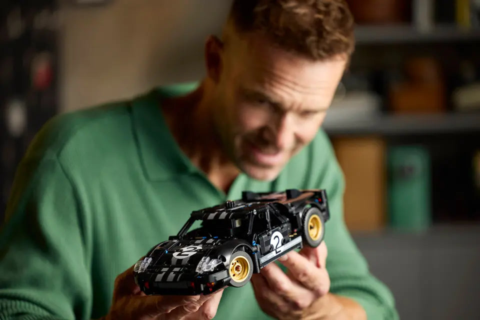 LEGO® | Technic: 1966 Ford GT40 MKII Race Car (42223)