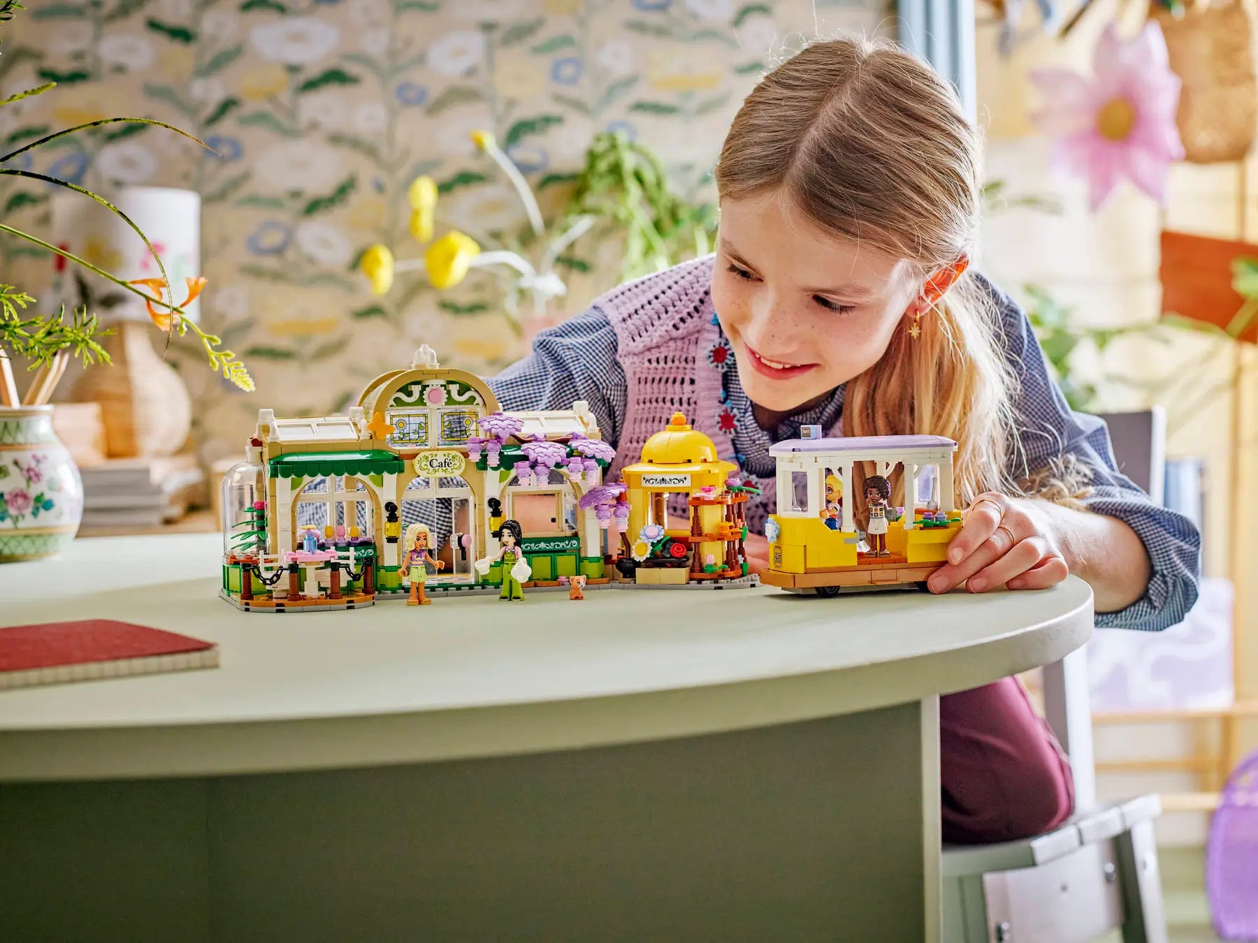 LEGO® | Friends: Plant Café & Flower Shop (42671)