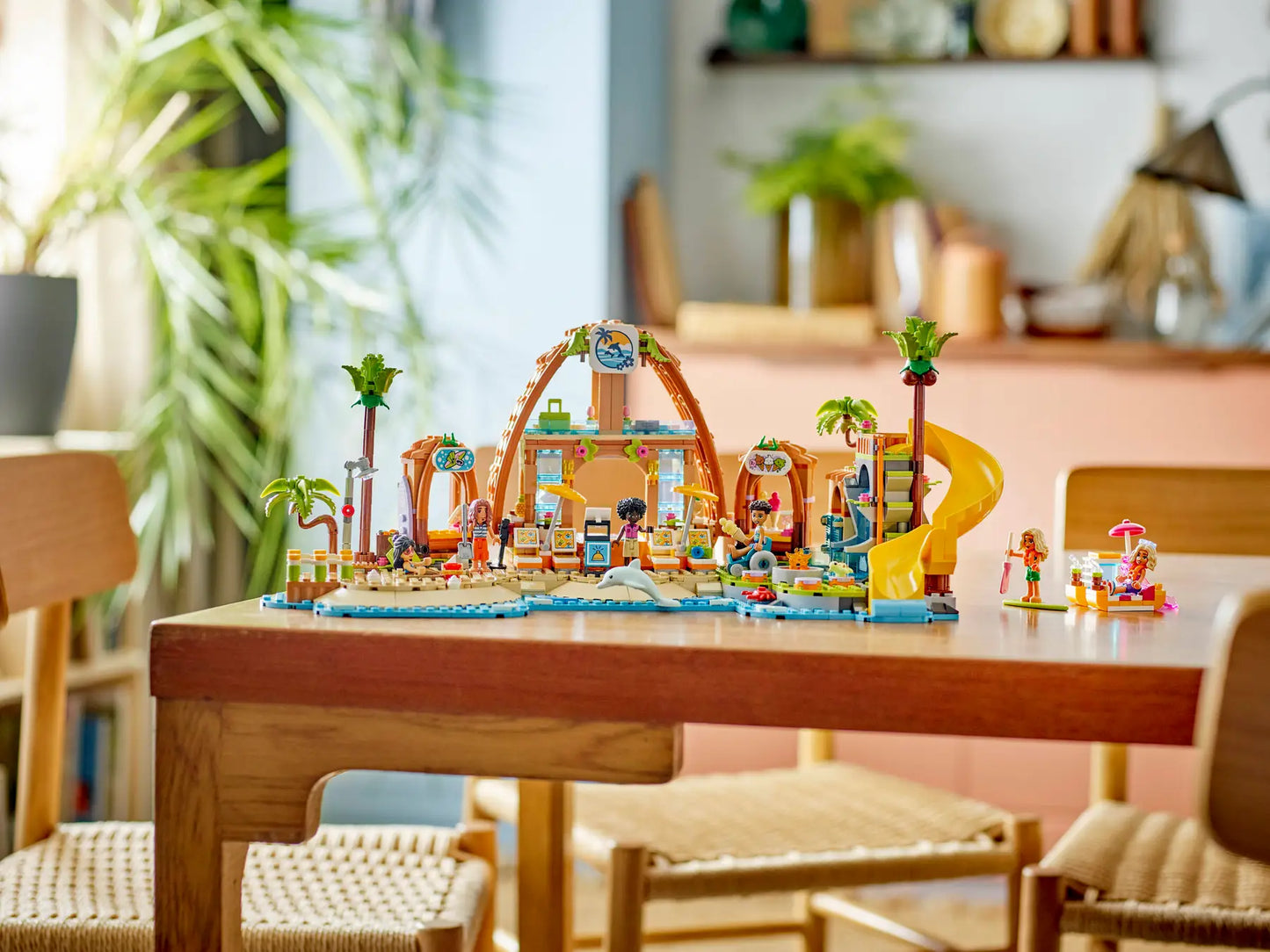 LEGO® | Friends: Family Vacation Beach Resort (42673)