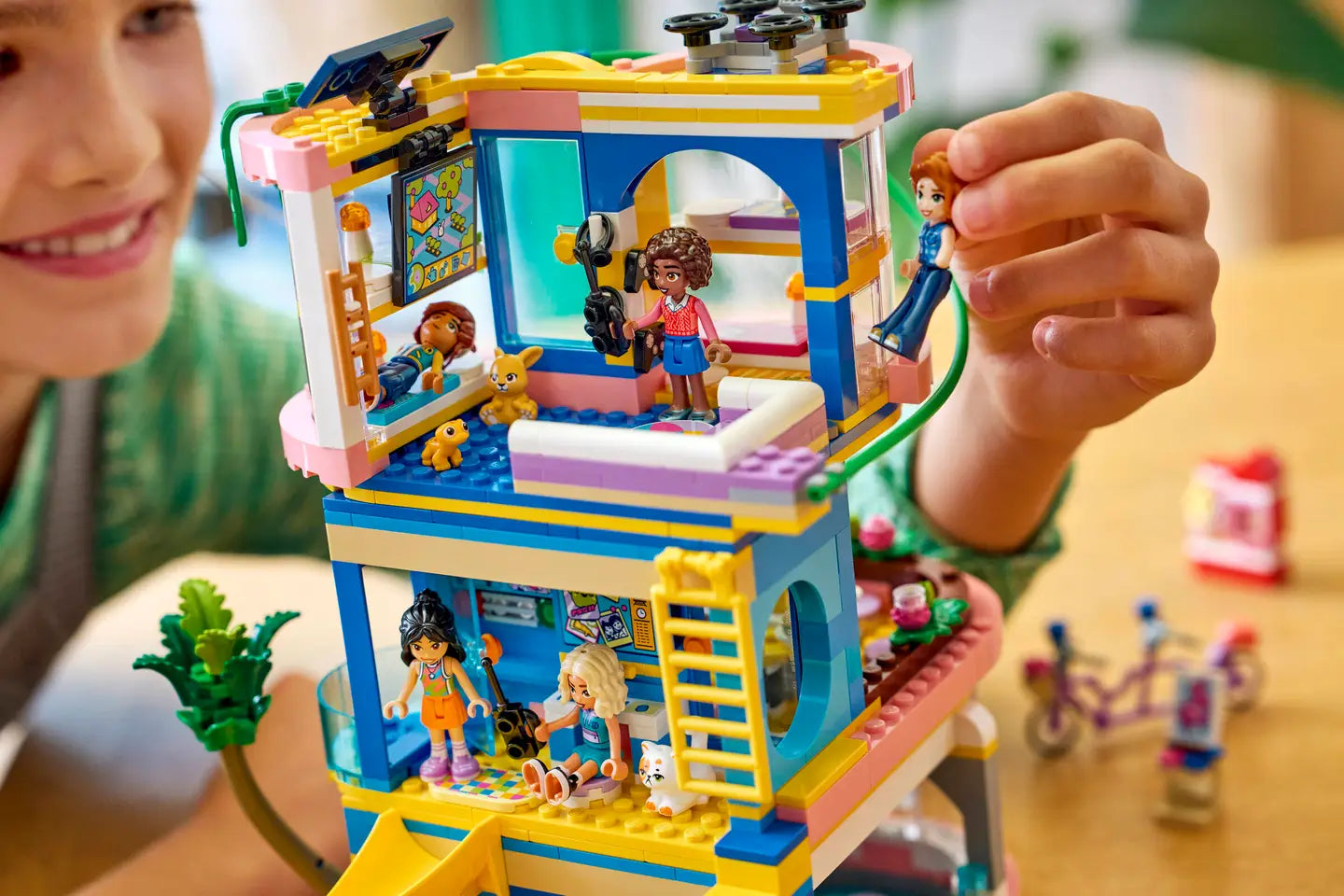LEGO® | Friends: Heartlake City Friends Club House (42689)