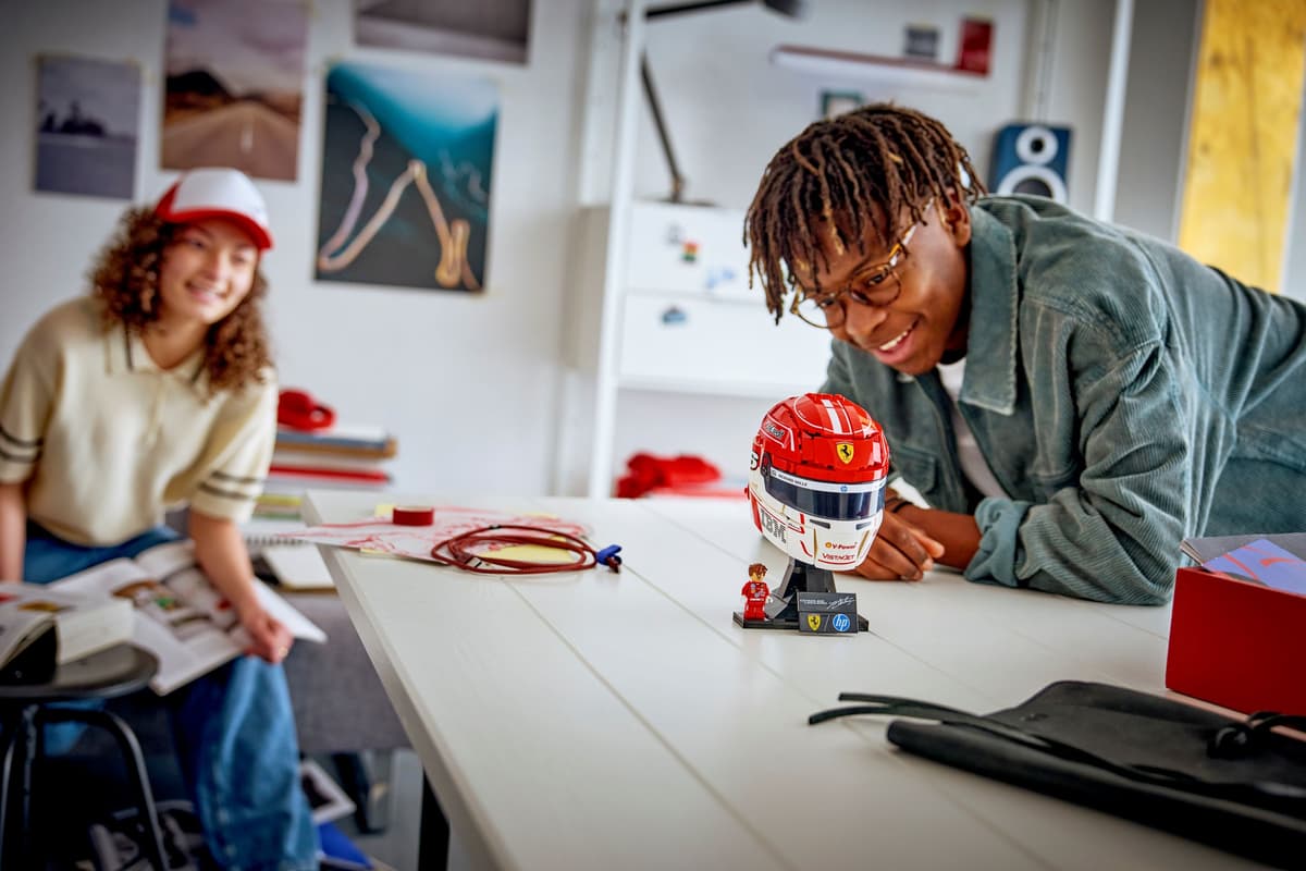 LEGO® | Editions: Scuderia Ferrari HP Charles Leclerc Helmet (43014)
