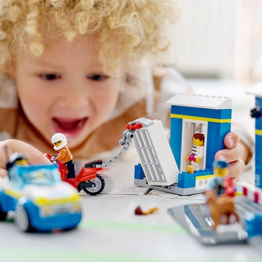 LEGO® | City: Police Station Chase (60370)