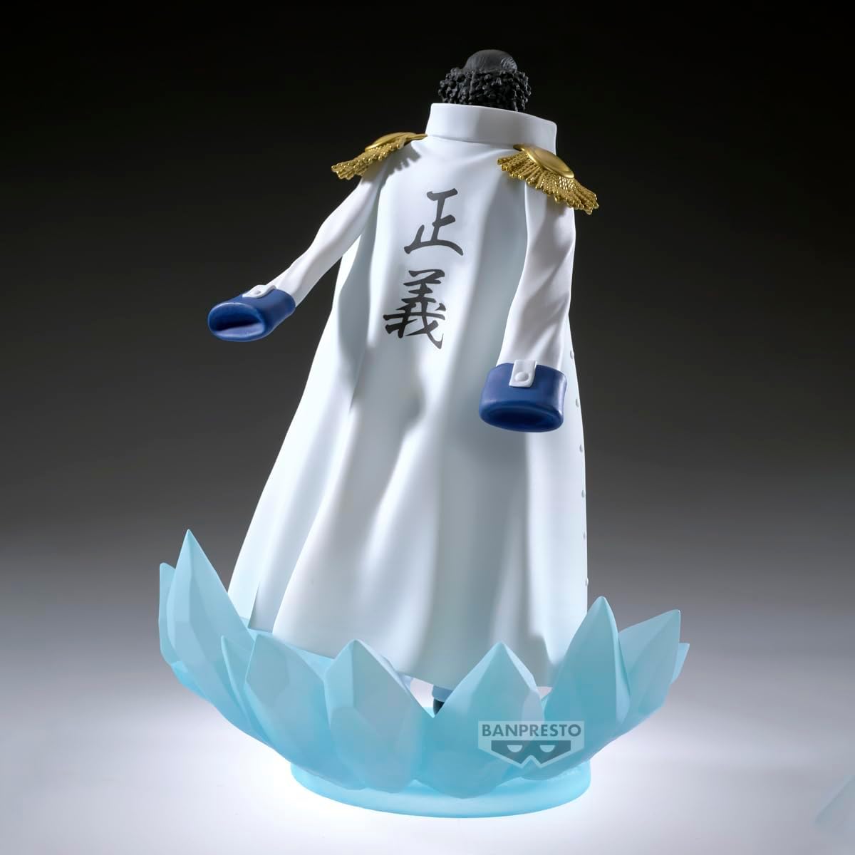 One Piece Shukko Logia: Kuzan Figure