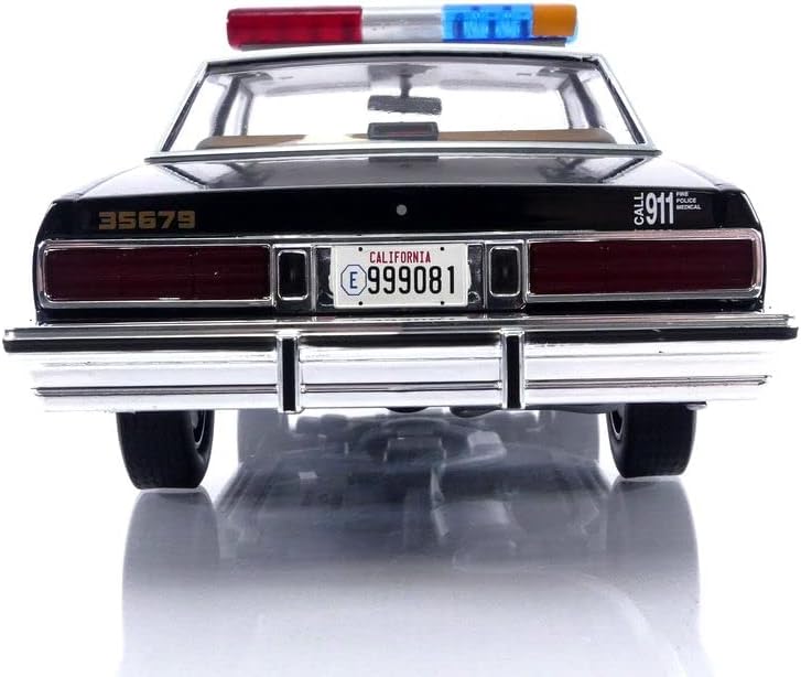 Greenlight Collectibles | Artisan Collection: Terminator 2 (1991) - 1987 Chevrolet Caprice with Android 1:18