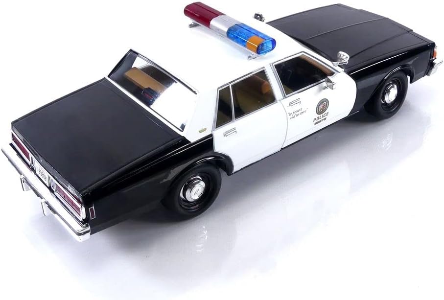 Greenlight Collectibles | Artisan Collection: Terminator 2 (1991) - 1987 Chevrolet Caprice with Android 1:18