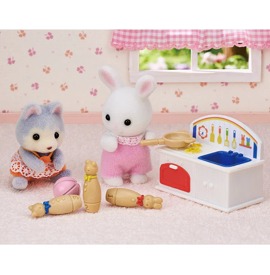 Sylvanian Families: Babys Toy Box Snow Rabbit & Panda Babies