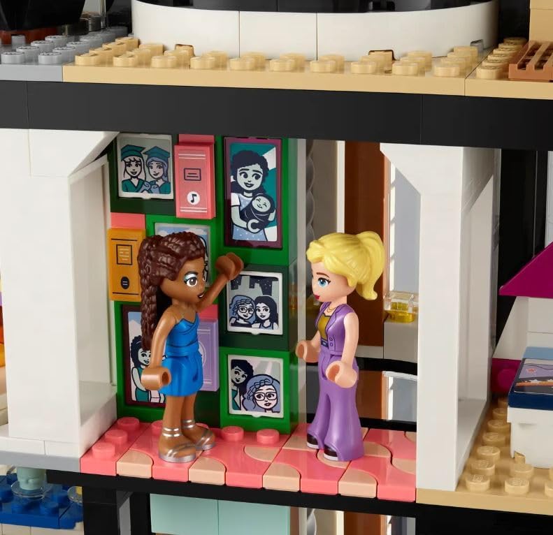 LEGO® | Friends: Andrea's Modern Mansion (42639)