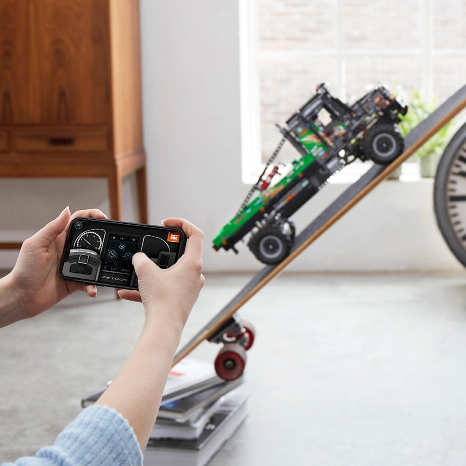 LEGO® | Technic: Mercedes-Benz Zetros Trial (42129)