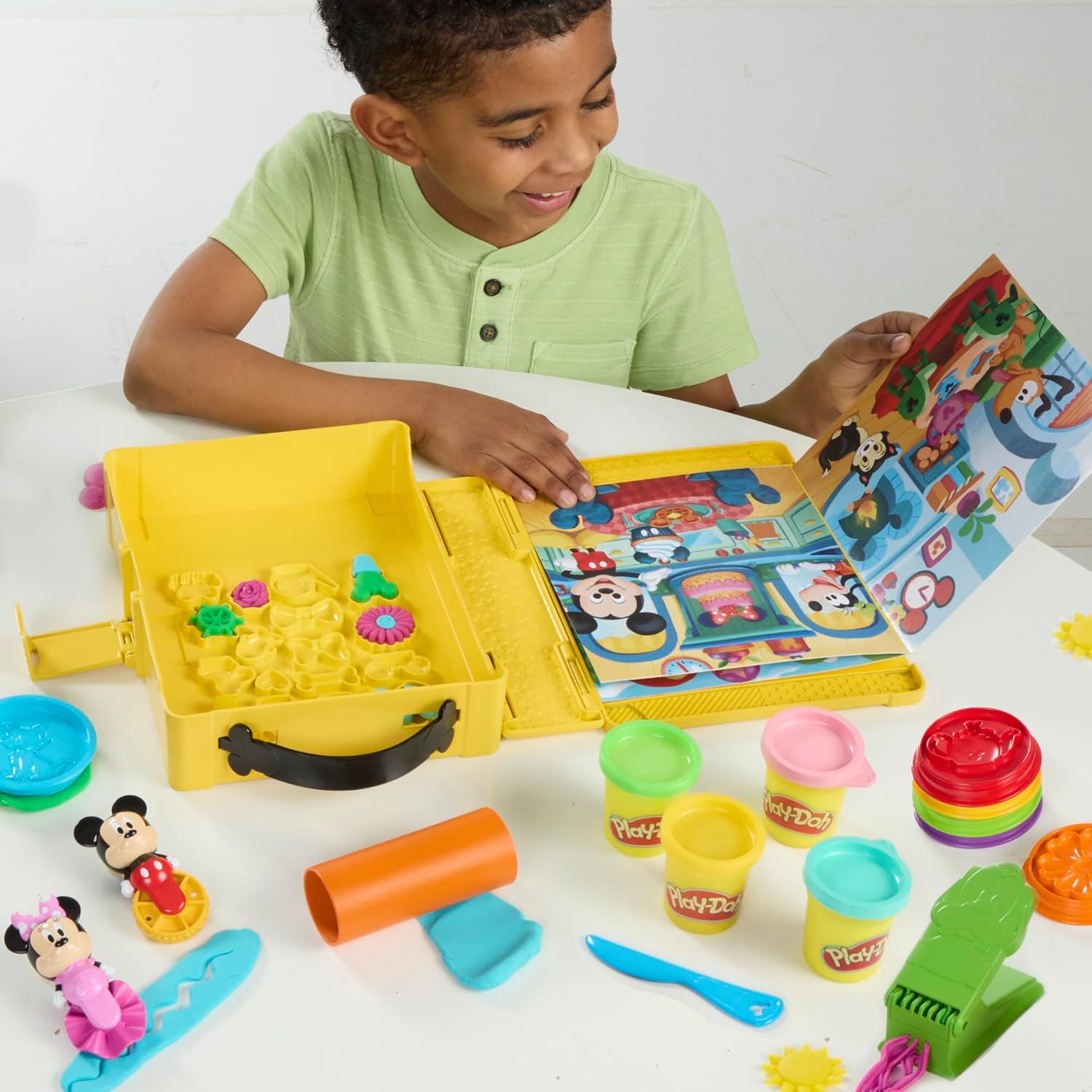 Play-Doh: Disney Junior Shape A Story