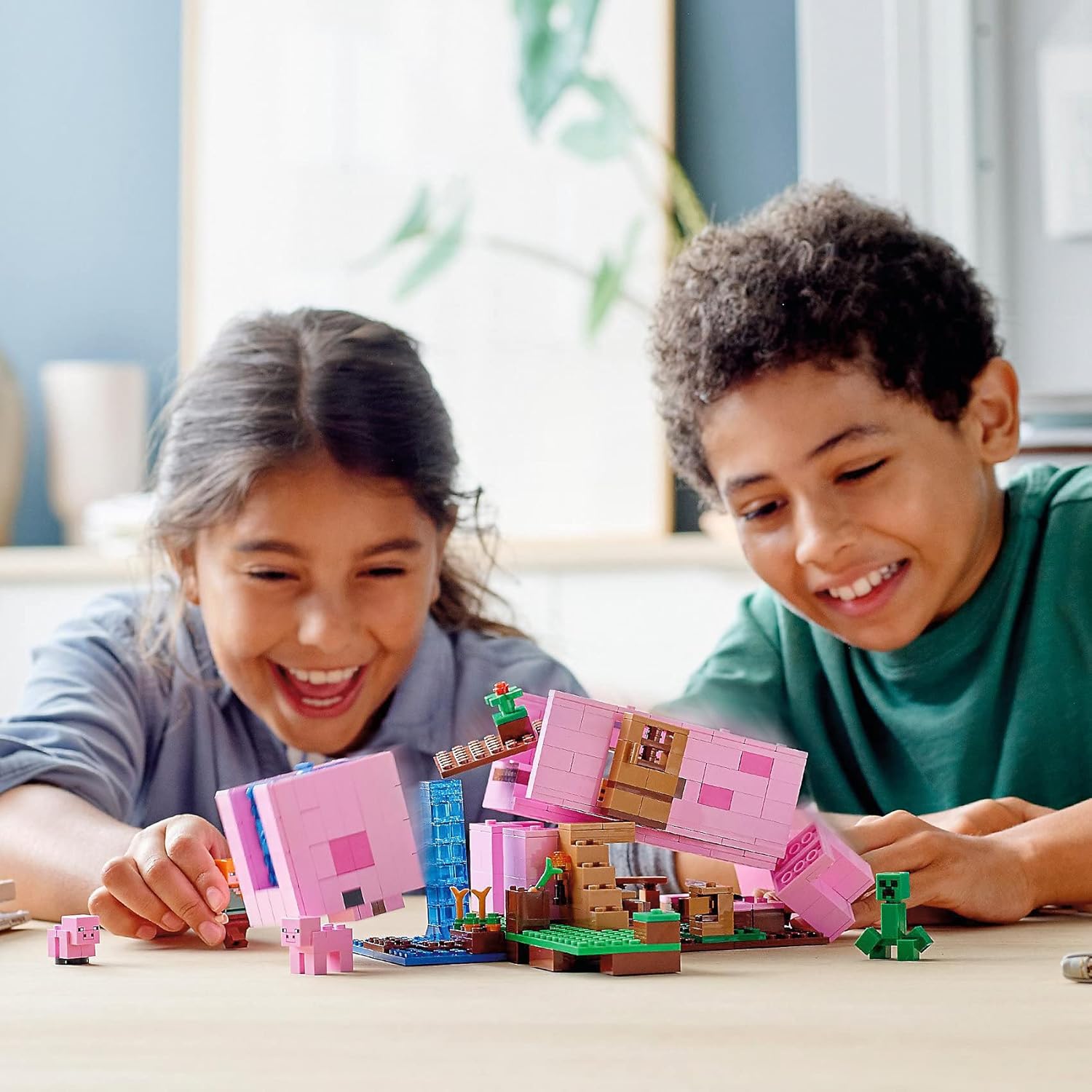 LEGO® | Minecraft: Pig House (21170)