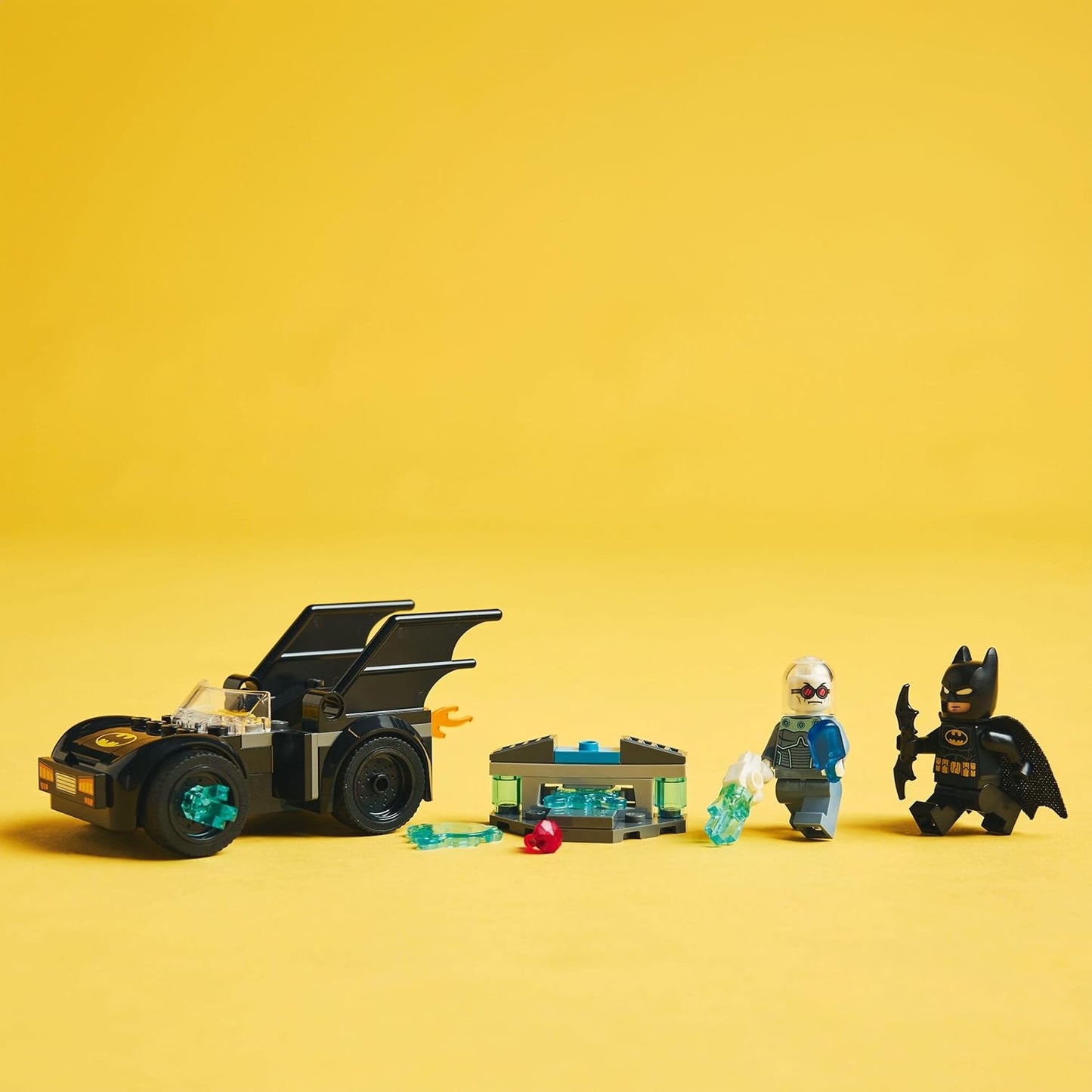 LEGO® | DC: Batman & Batmobile vs. Mr. Freeze (76301)