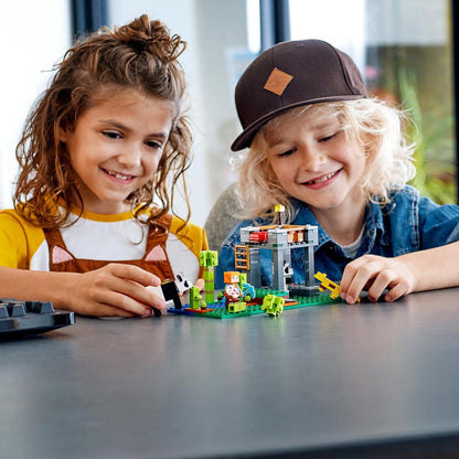 LEGO® | Minecraft: Panda Nursery (21158)