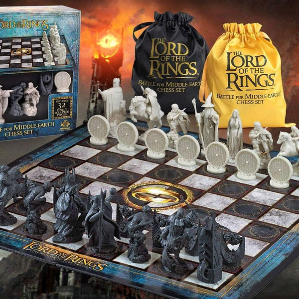 The Lord of the Rings: Battle for Middle-earth Chess Set