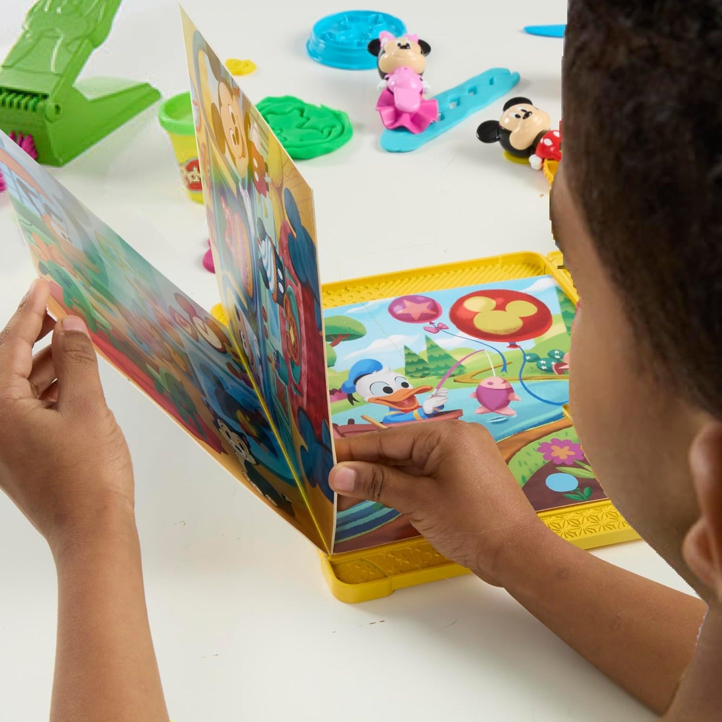 Play-Doh: Disney Junior Shape A Story